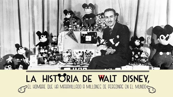 Walt Disney rodeado de muchos muñecos de Mickey Mouse