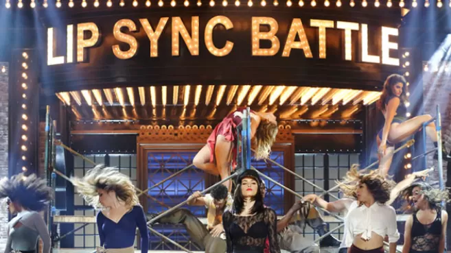 Bailarinas en el escenario de Lip Sync Battle