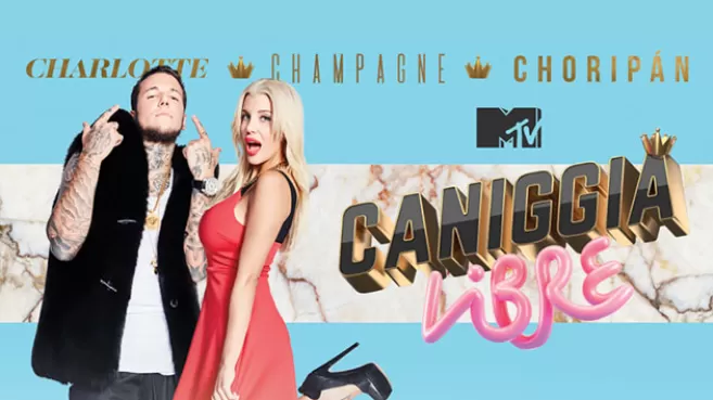 Charlotte Caniggia vestida de rojo y Alexander Caniggia con chaleco negro en MTV Caniggia Libre