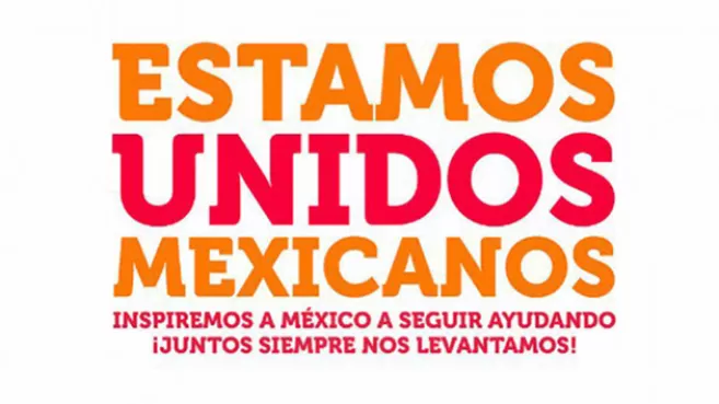 Logo concierto Estamos Unidos Mexicanos con letras naranjas y fucsias
