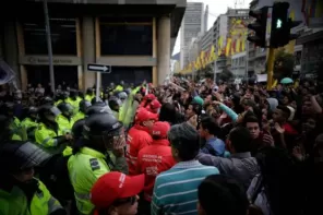 Protestas el día de la indagatoria de Álvaro Uribe Vélez