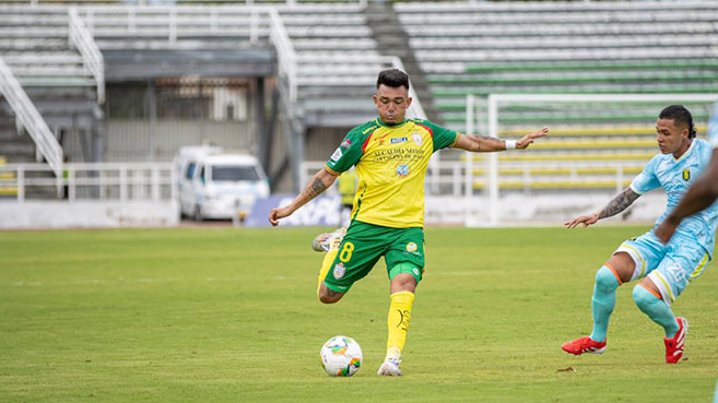 Jesús Espinosa en el partido de Real Cartagena contra Internacional de Palmira