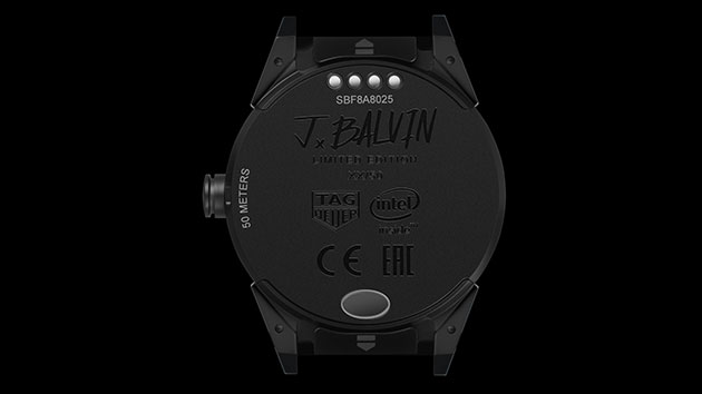 Dorso del reloj Smartwatch TAG Heuer J Balvin Connected Modular 45
