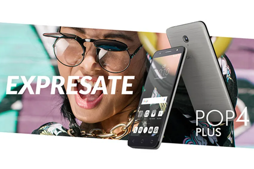 Chica con anteojos en promo de Alcatel POP 4 Plus