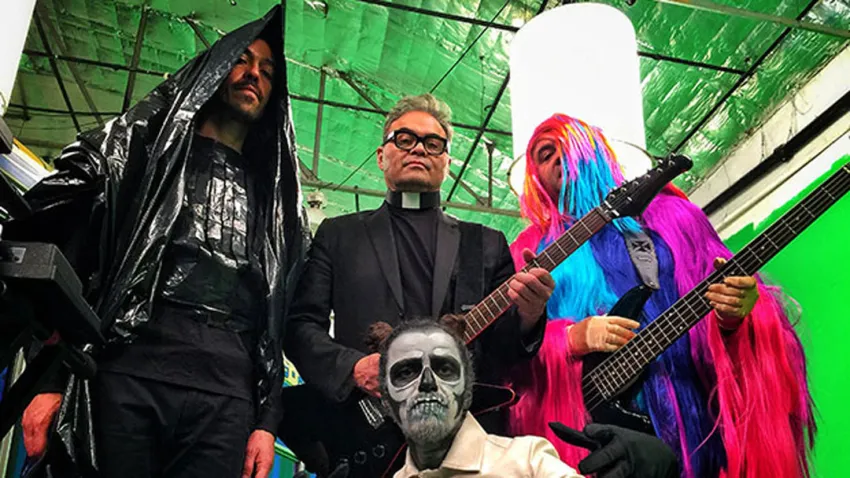 Integrantes de la agrupación Café Tacvba en la grabación del video de su sencillo Fvtvro