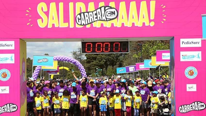 Participantes de la Carrera Cartoon Network 2016, en el punto de partida