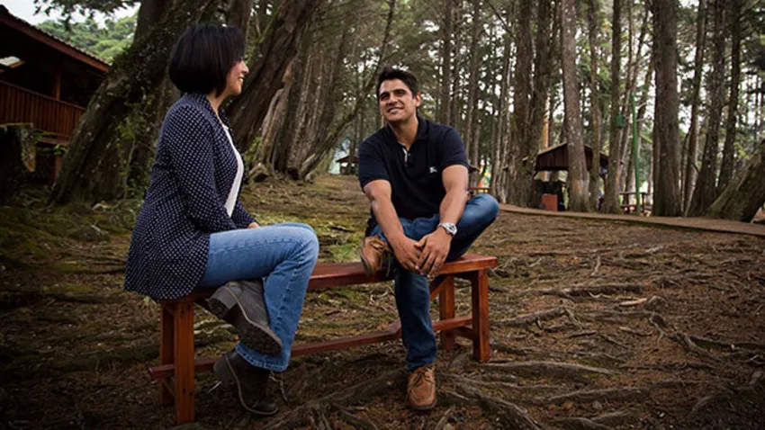 Gabriela Frías entrevistando a Juan Claudio de Oliva para CNN