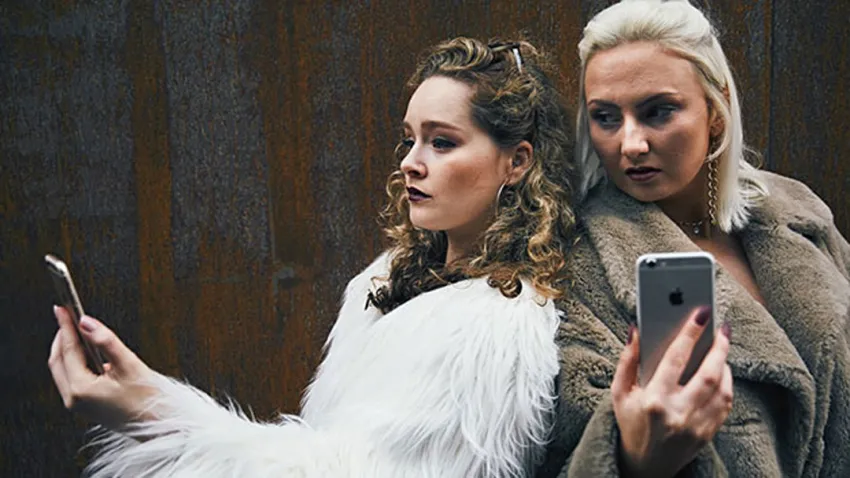 Georgie Fuller y Danni Jackson son Malas Snaperas