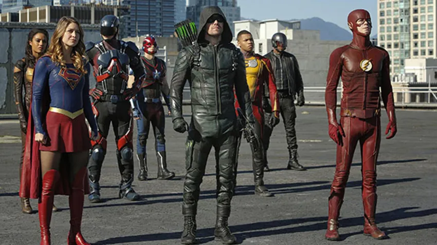 Super Girl, Green Arrow, Flash y otros super héroes de DC Comics