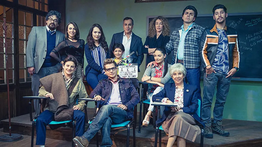 Elenco de la serie "La Nocturna" de Caracol Televisión, en el salón de clases