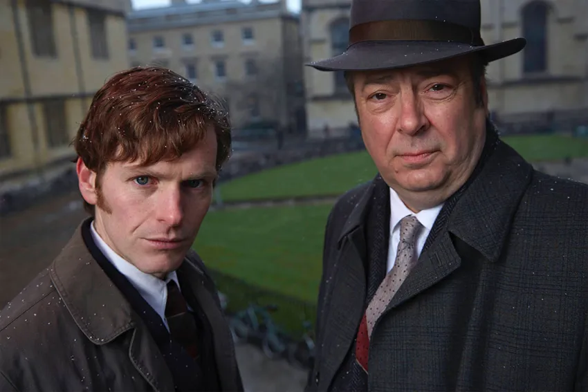 Shaun Evans y Roger Allam en la serie Endeavour, el joven Morse