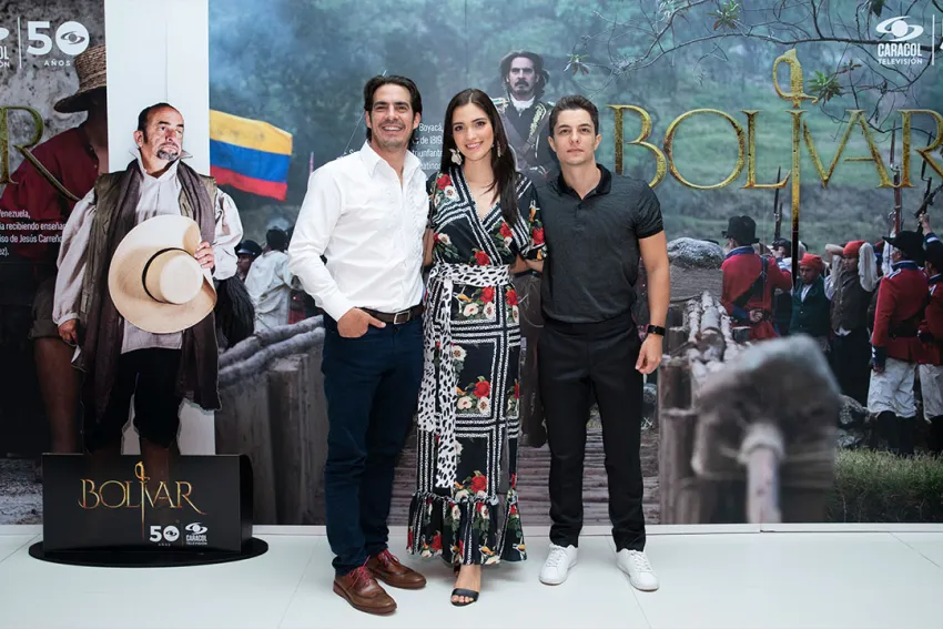 Foto de Shany Nadan, José Ramón Barreto y Luis Gerónimo Abreu en el Lanzamiento de Bolívar de Caracol Televisión
