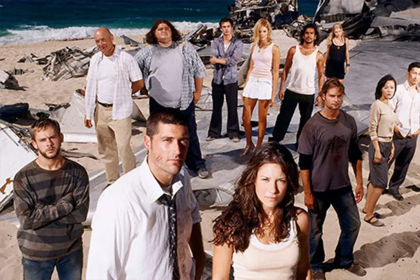 Elenco de Lost en la isla junto a las ruinas del avión