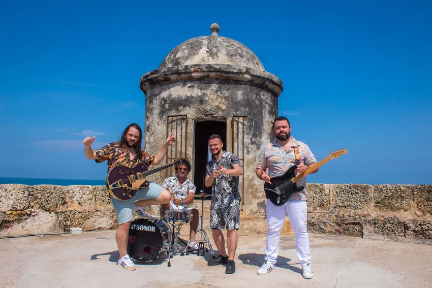 Neotrópico: Mario Evans, Jose Grey, Jesús Camacho y Marco Perex en la grabación del videoclip de Farolito