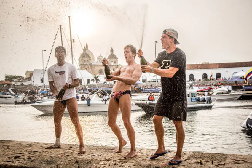 Orlando Duque, Gary Hunt y David Colturi, ganadores del Red Bull Cliff Diving Cartagena. Foto: Fabio Piva