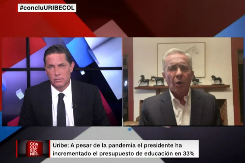 Fernando del Rincón entrevistando a Álvaro Uribe Vélez