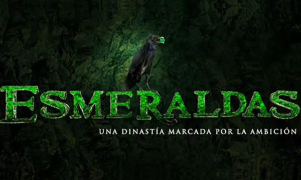 Cuervo con una esmeralda en el pico, parado sobre la palabra "esmeraldas" de color verde