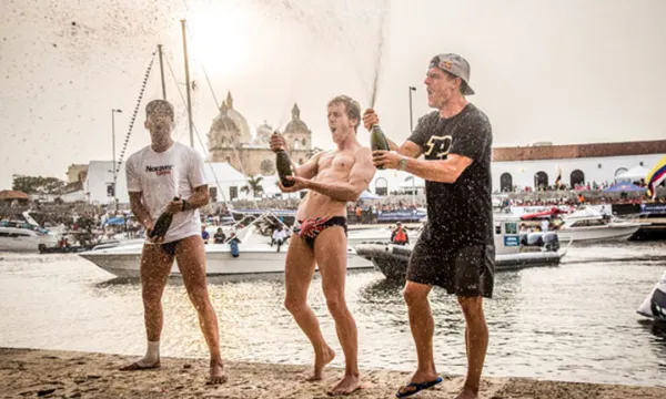 Orlando Duque, Gary Hunt y David Colturi, ganadores del Red Bull Cliff Diving Cartagena. Foto: Fabio Piva