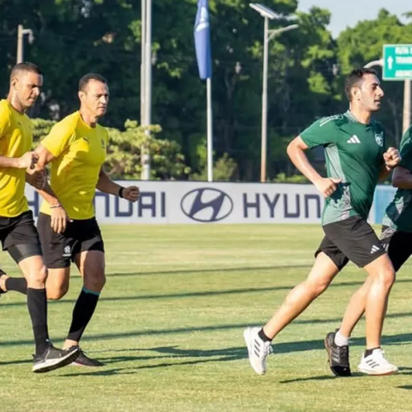 Árbitro cartagenero Carlos Ortega pretemporada CONMEBOL 2025