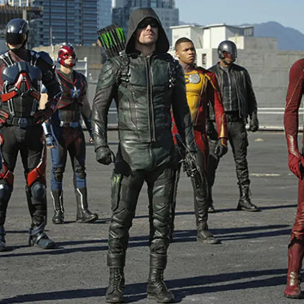 Super Girl, Green Arrow, Flash y otros super héroes de DC Comics