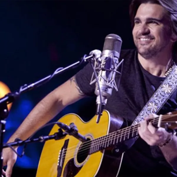 Juanes con guitarra
