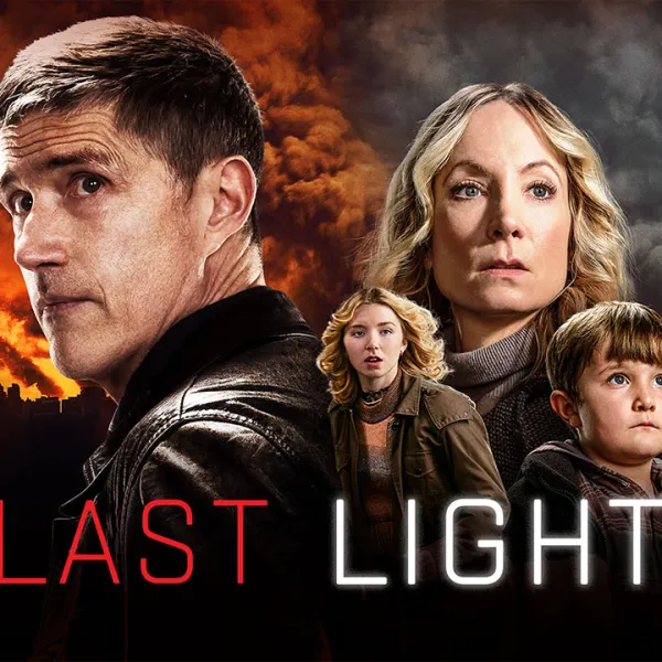 Poster promocional Last Light de AMC