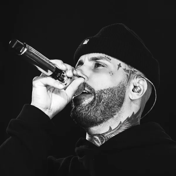 Nicky Jam cantando en vivo