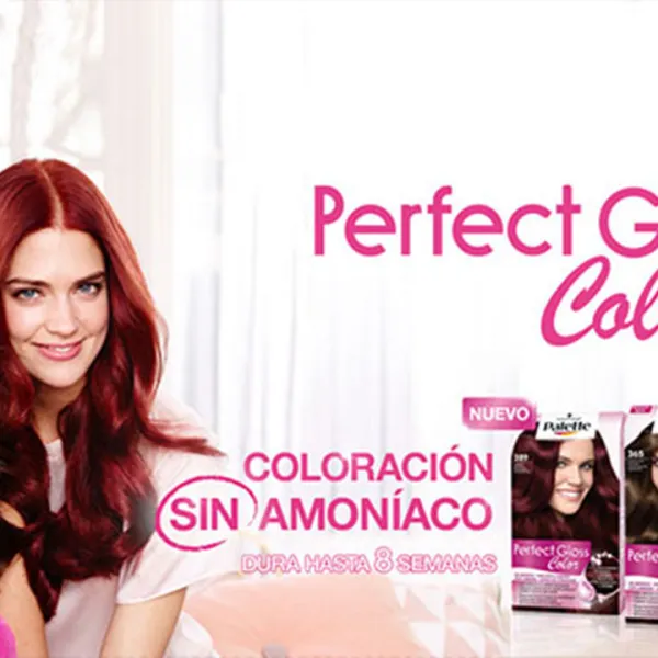 Dos mujeres abrazadas luciendo el pelo tinturado, en promo de Palette Perfect Gloss Color