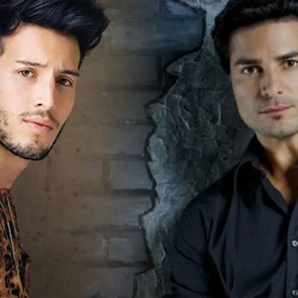 Sebastián Yatra con camiseta tie dye y Chayanne con camisa negra