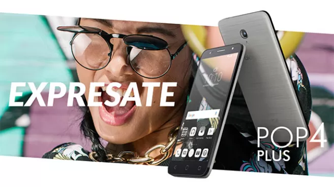 Chica con anteojos en promo de Alcatel POP 4 Plus