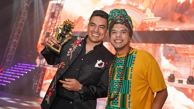 Fabi Hernández y Mathieu Ruz con el Premio CDA